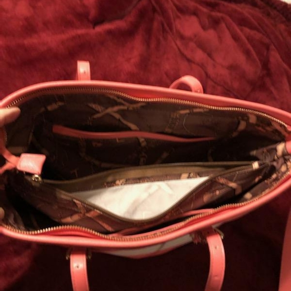 Handbag - Picture 4 of 4